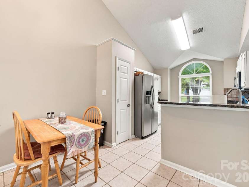 11308 Clayford Ridge, Charlotte, NC 28215.  MLS# CAR4415659, YatesRealty ID 45169. 