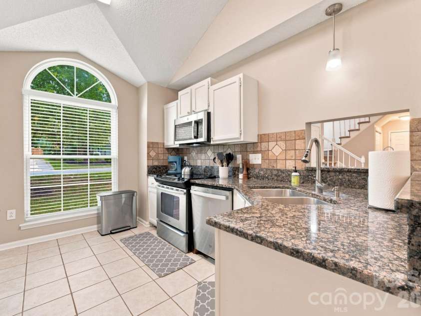 11308 Clayford Ridge, Charlotte, NC 28215.  MLS# CAR4415659, YatesRealty ID 45169. 