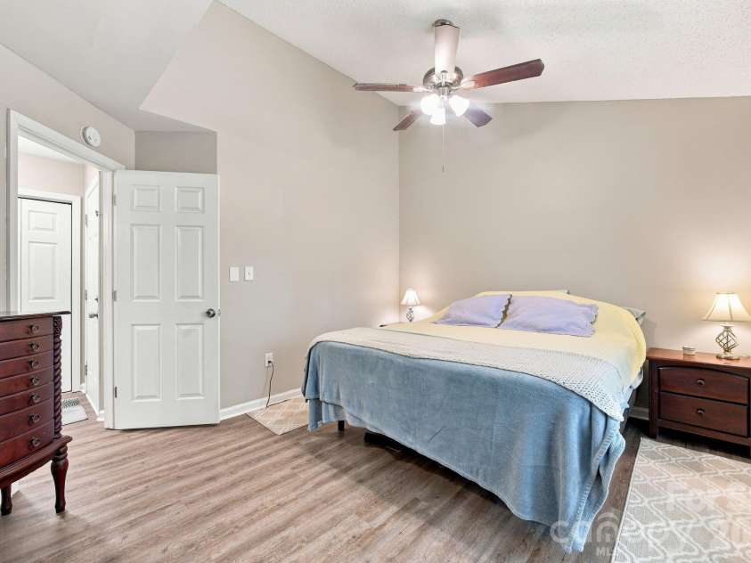 11308 Clayford Ridge, Charlotte, NC 28215.  MLS# CAR4415659, YatesRealty ID 45169. 