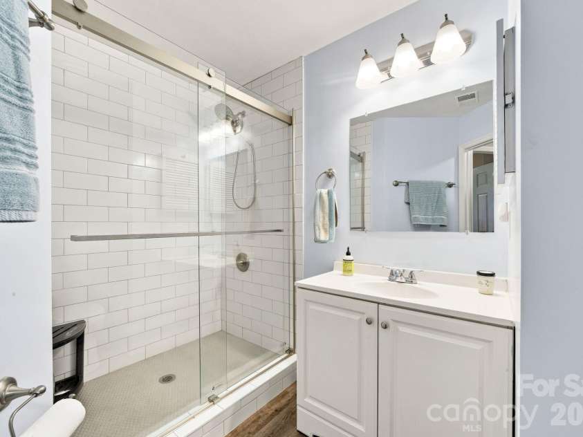 11308 Clayford Ridge, Charlotte, NC 28215.  MLS# CAR4415659, YatesRealty ID 45169. 