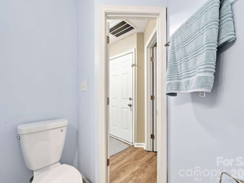 11308 Clayford Ridge, Charlotte, NC 28215.  MLS# CAR4415659, YatesRealty ID 45169. 