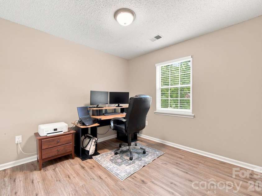 11308 Clayford Ridge, Charlotte, NC 28215.  MLS# CAR4415659, YatesRealty ID 45169. 