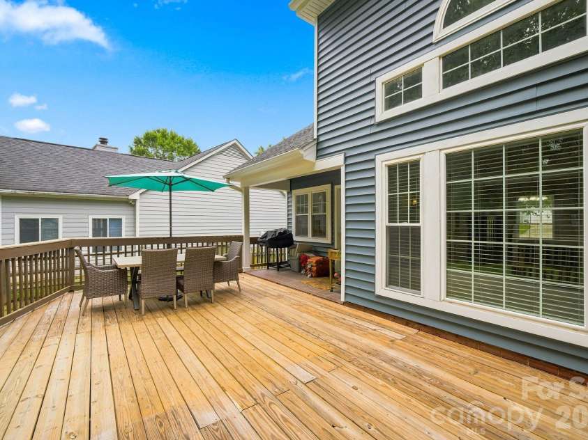 11308 Clayford Ridge, Charlotte, NC 28215.  MLS# CAR4415659, YatesRealty ID 45169. 