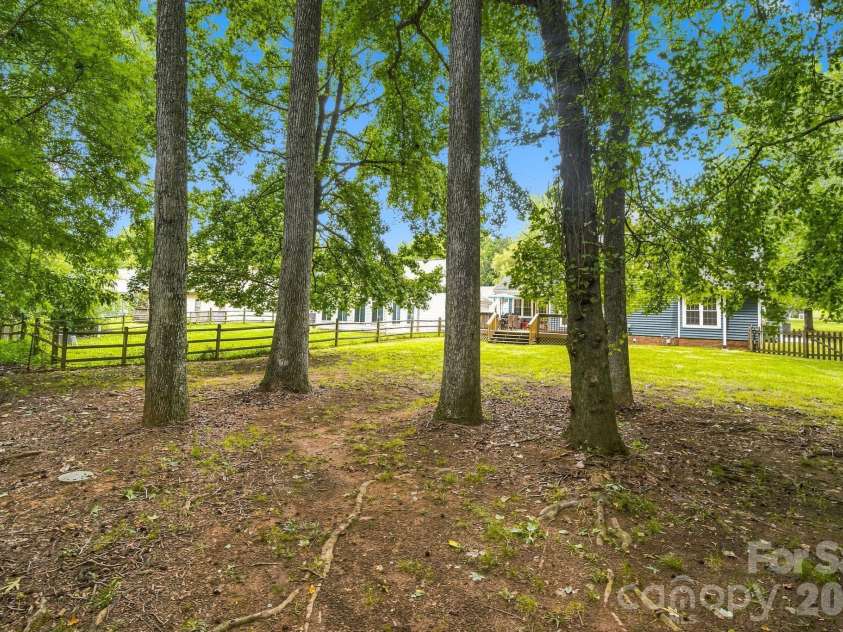 11308 Clayford Ridge, Charlotte, NC 28215.  MLS# CAR4415659, YatesRealty ID 45169. 