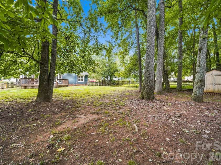 11308 Clayford Ridge, Charlotte, NC 28215.  MLS# CAR4415659, YatesRealty ID 45169. 