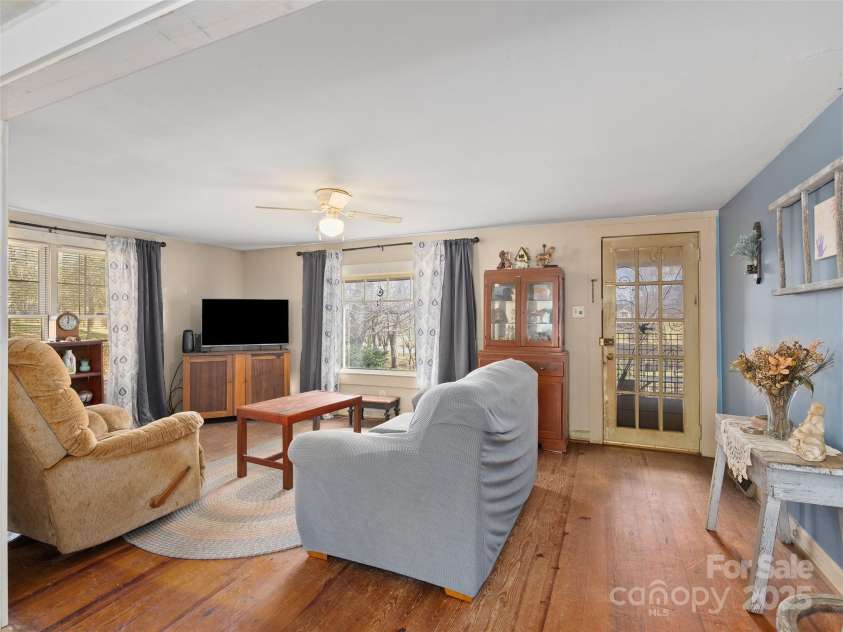 396 Will Hyatt Road, Waynesville, NC 28786.  MLS# CAR4323103, YatesRealty ID 4517. 