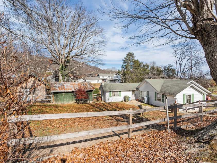 396 Will Hyatt Road, Waynesville, NC 28786.  MLS# CAR4323103, YatesRealty ID 4517. 
