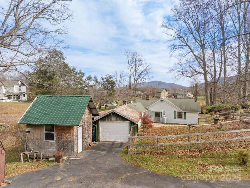 396 Will Hyatt Road, Waynesville, NC 28786.  MLS# CAR4323103, YatesRealty ID 4517. 