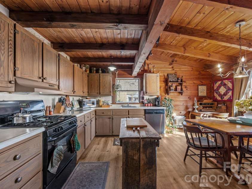 55 Comet Lane, Waynesville, NC 28785.  MLS# CAR4337388, YatesRealty ID 4517. 