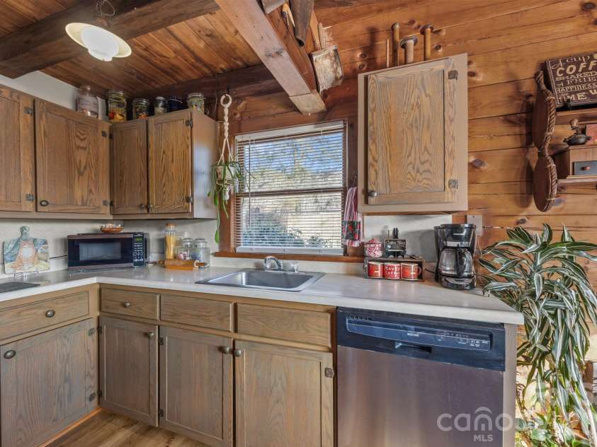 55 Comet Lane, Waynesville, NC 28785.  MLS# CAR4337388, YatesRealty ID 4517. 