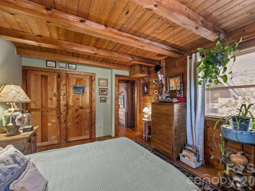 55 Comet Lane, Waynesville, NC 28785.  MLS# CAR4337388, YatesRealty ID 4517. 