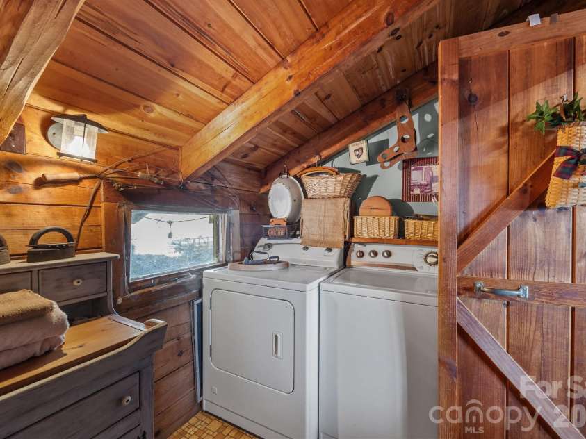 55 Comet Lane, Waynesville, NC 28785.  MLS# CAR4337388, YatesRealty ID 4517. 