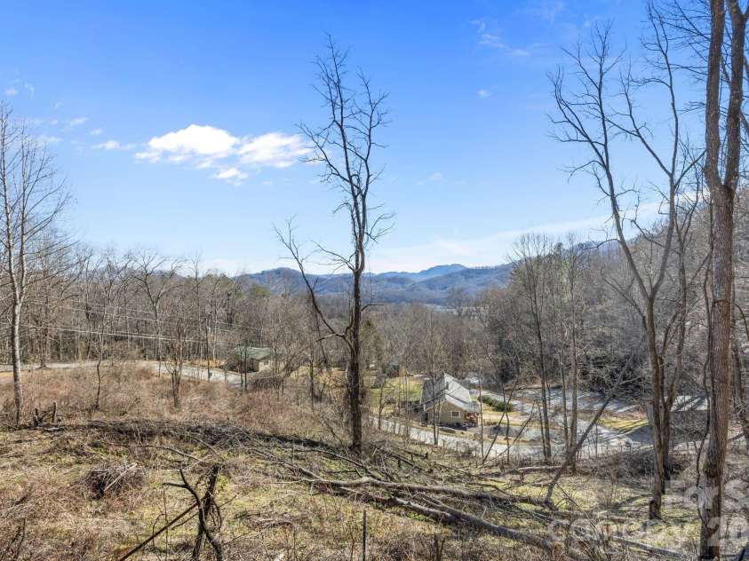 55 Comet Lane, Waynesville, NC 28785.  MLS# CAR4337388, YatesRealty ID 4517. 