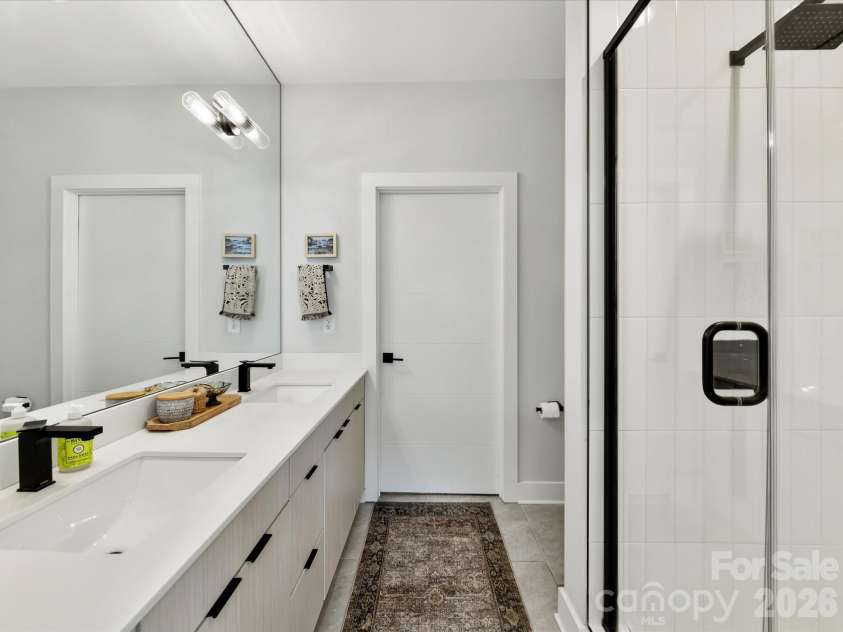 1229 Minter Place, Charlotte, NC 28203.  MLS# CAR4415636, YatesRealty ID 45171. 