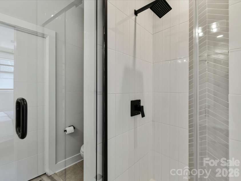 1229 Minter Place, Charlotte, NC 28203.  MLS# CAR4415636, YatesRealty ID 45171. 