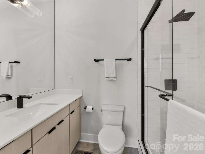 1229 Minter Place, Charlotte, NC 28203.  MLS# CAR4415636, YatesRealty ID 45171. 