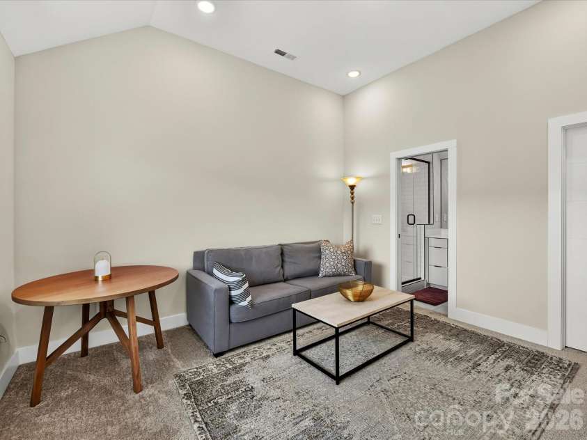 1229 Minter Place, Charlotte, NC 28203.  MLS# CAR4415636, YatesRealty ID 45171. 