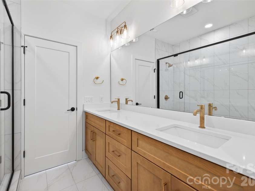 1013 Carter Avenue, Charlotte, NC 28206.  MLS# CAR4415962, YatesRealty ID 45175. 