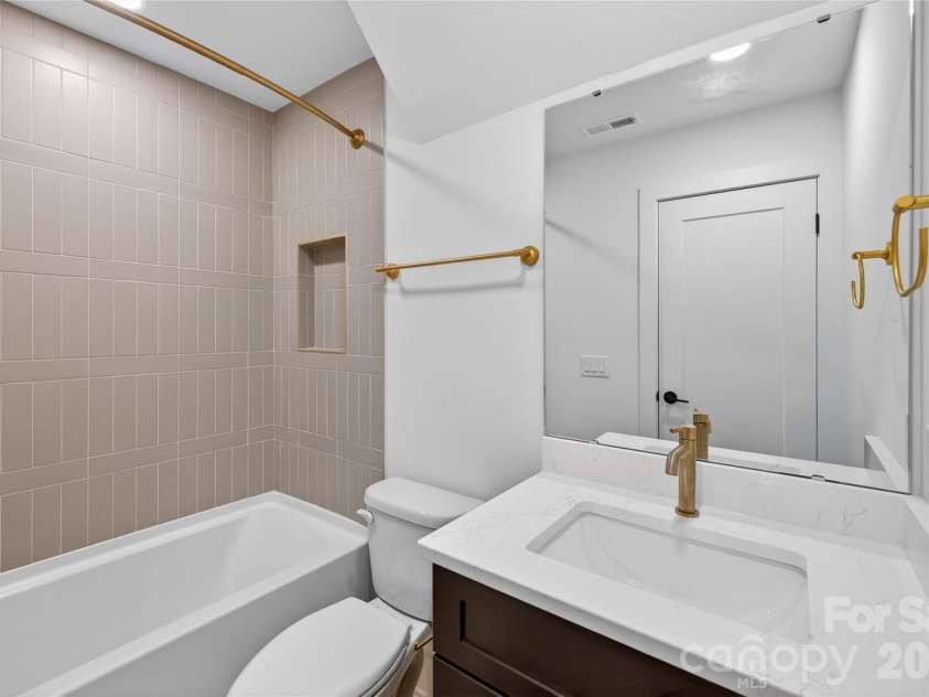 1013 Carter Avenue, Charlotte, NC 28206.  MLS# CAR4415962, YatesRealty ID 45175. 