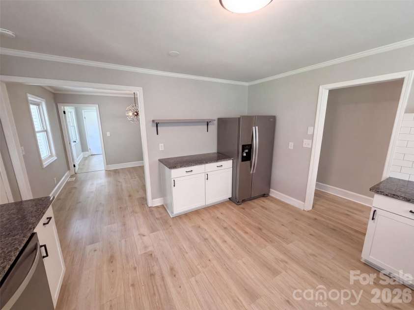 8519 Denbur Drive, Charlotte, NC 28215.  MLS# CAR4415963, YatesRealty ID 45179. 