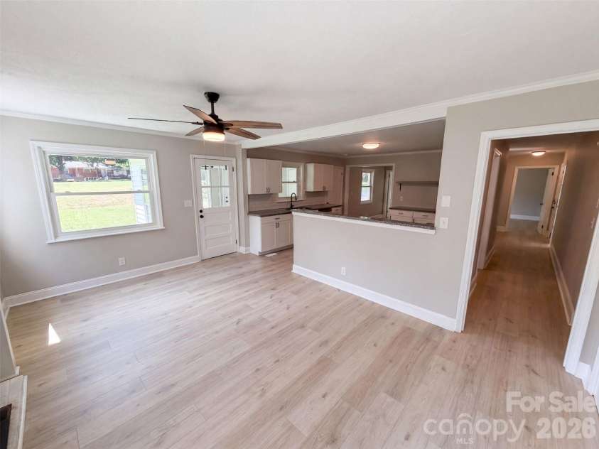8519 Denbur Drive, Charlotte, NC 28215.  MLS# CAR4415963, YatesRealty ID 45179. 