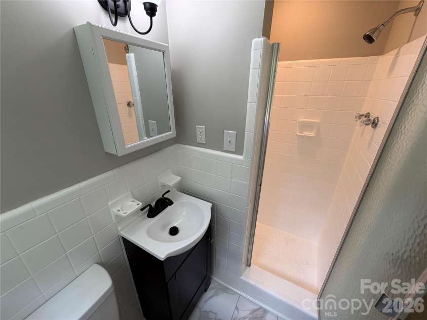 8519 Denbur Drive, Charlotte, NC 28215.  MLS# CAR4415963, YatesRealty ID 45179. 