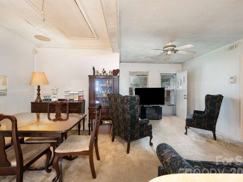 2428 Booker Avenue, Charlotte, NC 28216.  MLS# CAR4301870, YatesRealty ID 4518. 