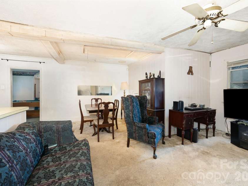 2428 Booker Avenue, Charlotte, NC 28216.  MLS# CAR4301870, YatesRealty ID 4518. 