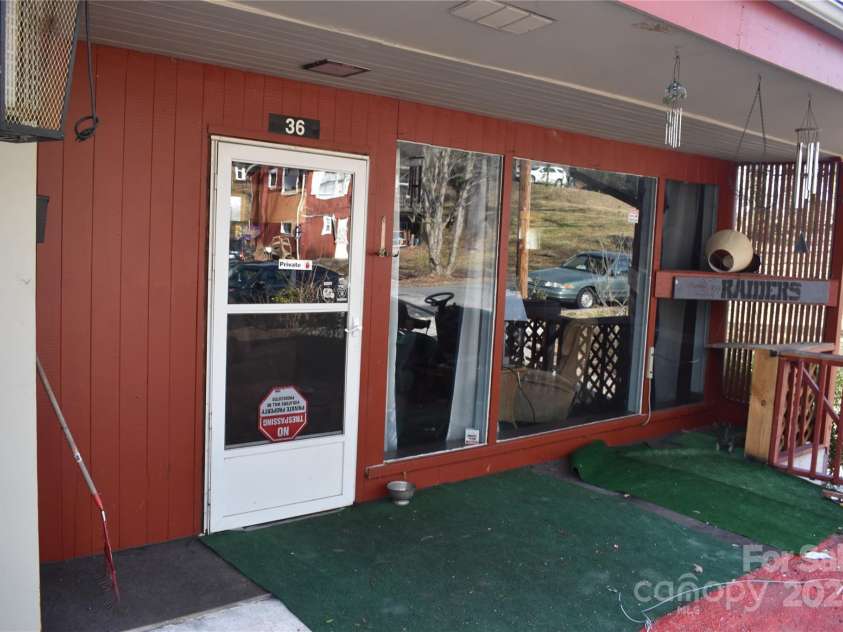 36 Euclid Avenue, Marion, NC 28752.  MLS# CAR4087181, YatesRealty ID 4518. 