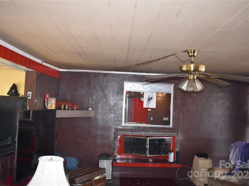 36 Euclid Avenue, Marion, NC 28752.  MLS# CAR4087181, YatesRealty ID 4518. 