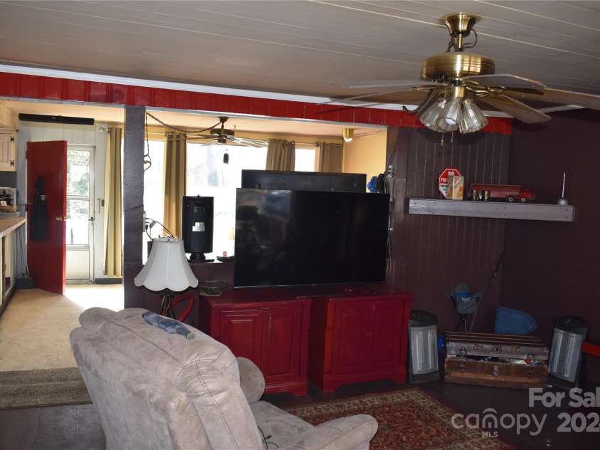 36 Euclid Avenue, Marion, NC 28752.  MLS# CAR4087181, YatesRealty ID 4518. 