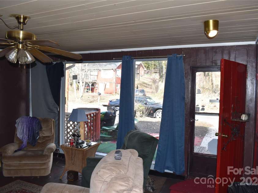 36 Euclid Avenue, Marion, NC 28752.  MLS# CAR4087181, YatesRealty ID 4518. 