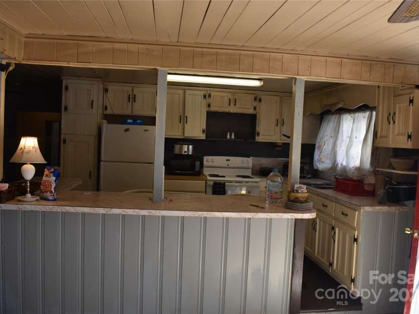 36 Euclid Avenue, Marion, NC 28752.  MLS# CAR4087181, YatesRealty ID 4518. 