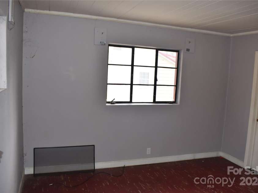 36 Euclid Avenue, Marion, NC 28752.  MLS# CAR4087181, YatesRealty ID 4518. 