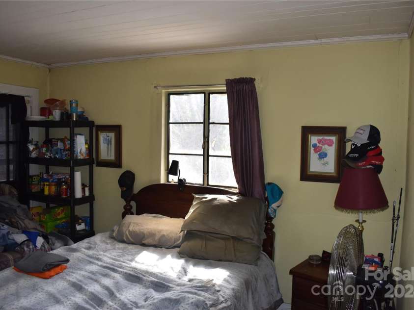 36 Euclid Avenue, Marion, NC 28752.  MLS# CAR4087181, YatesRealty ID 4518. 