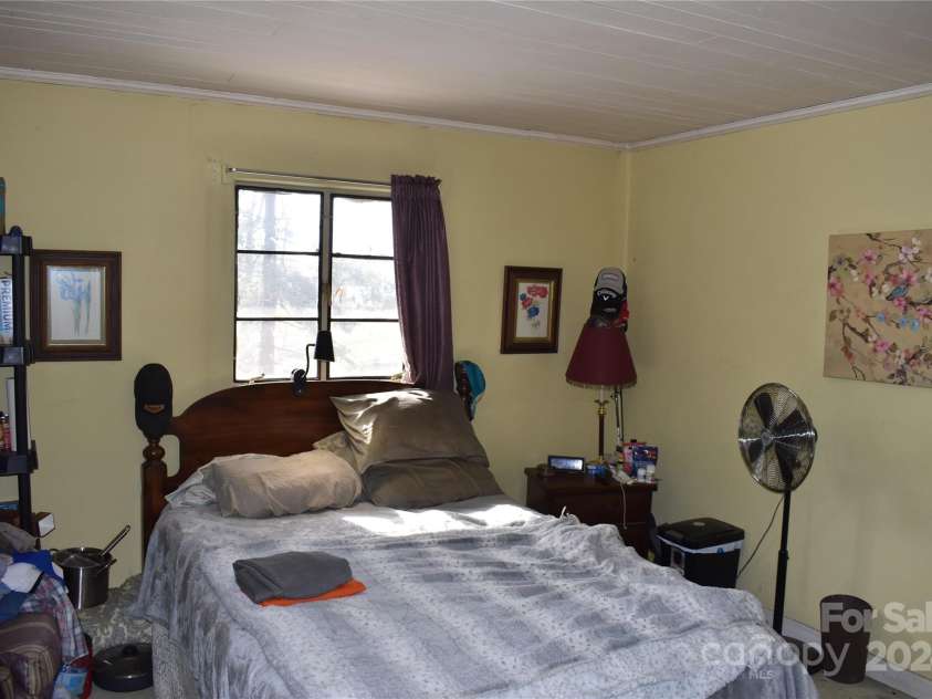 36 Euclid Avenue, Marion, NC 28752.  MLS# CAR4087181, YatesRealty ID 4518. 