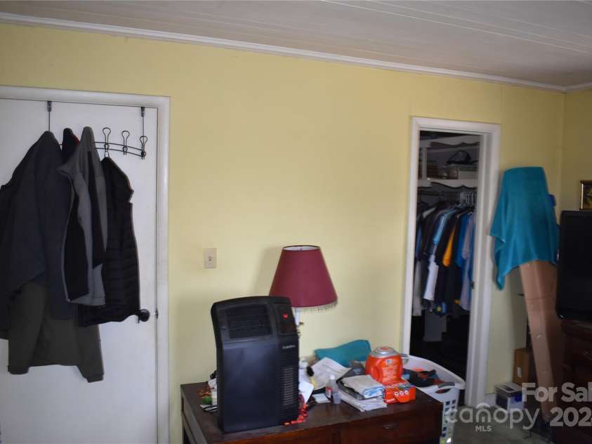 36 Euclid Avenue, Marion, NC 28752.  MLS# CAR4087181, YatesRealty ID 4518. 