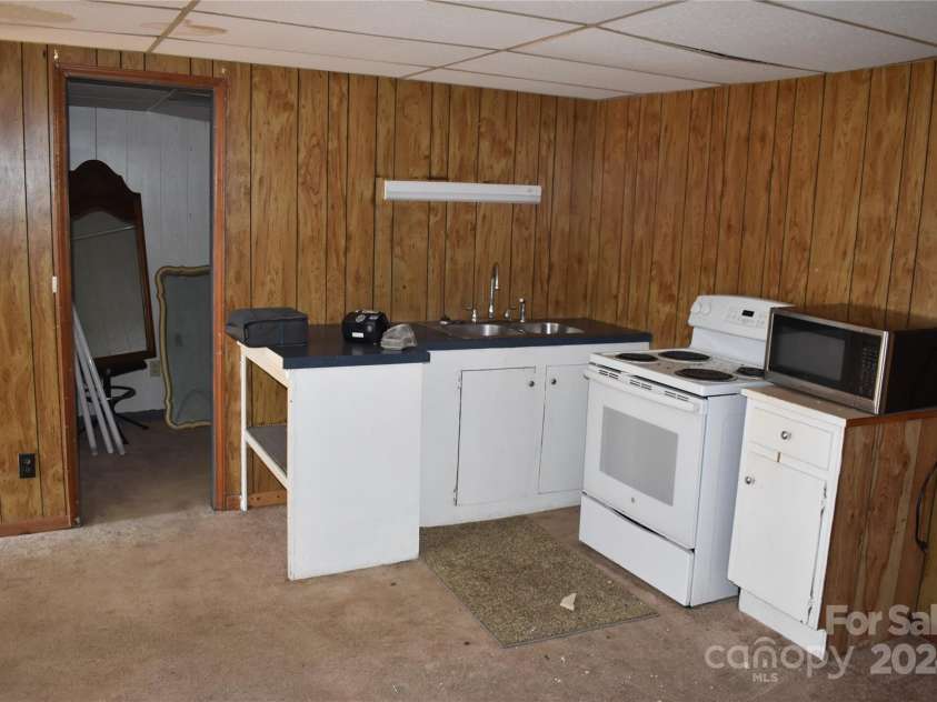 36 Euclid Avenue, Marion, NC 28752.  MLS# CAR4087181, YatesRealty ID 4518. 