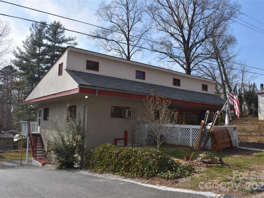 36 Euclid Avenue, Marion, NC 28752.  MLS# CAR4087181, YatesRealty ID 4518. 