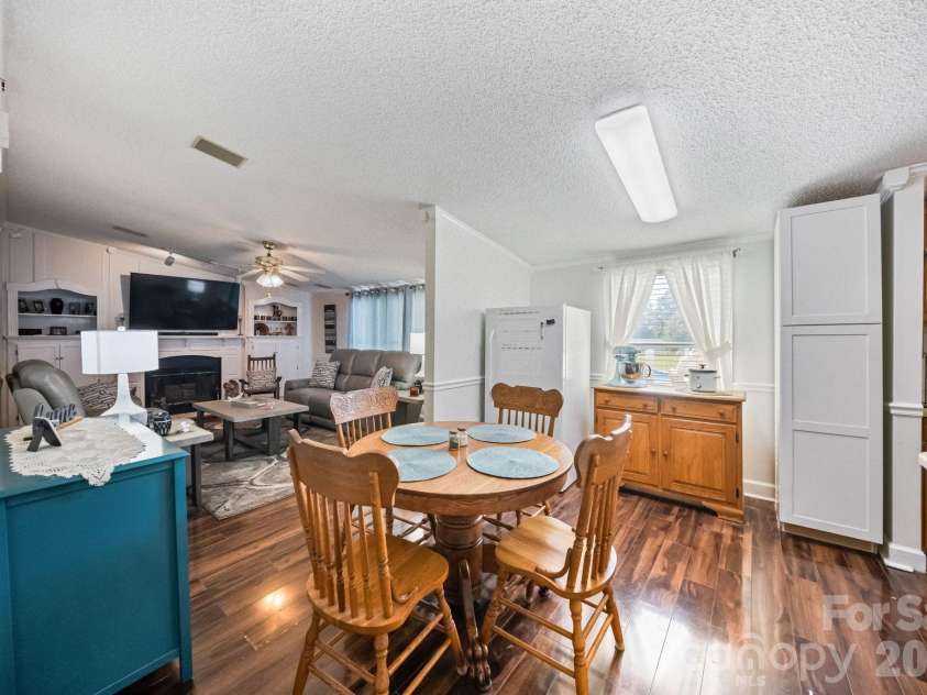 135 Willow Leaf Court, Kannapolis, NC 28081.  MLS# CAR4415457, YatesRealty ID 45180. 