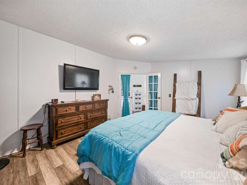 135 Willow Leaf Court, Kannapolis, NC 28081.  MLS# CAR4415457, YatesRealty ID 45180. 