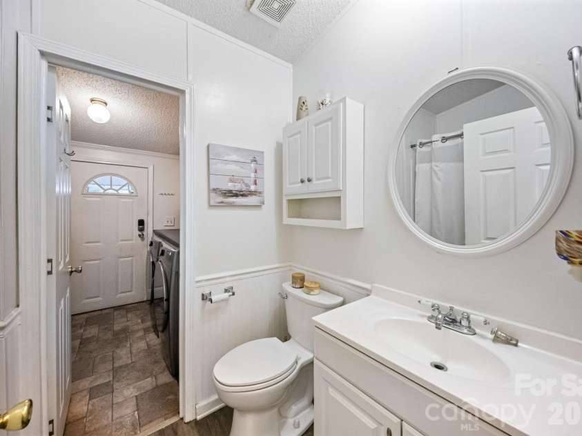 135 Willow Leaf Court, Kannapolis, NC 28081.  MLS# CAR4415457, YatesRealty ID 45180. 
