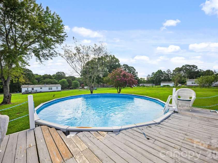 135 Willow Leaf Court, Kannapolis, NC 28081.  MLS# CAR4415457, YatesRealty ID 45180. 