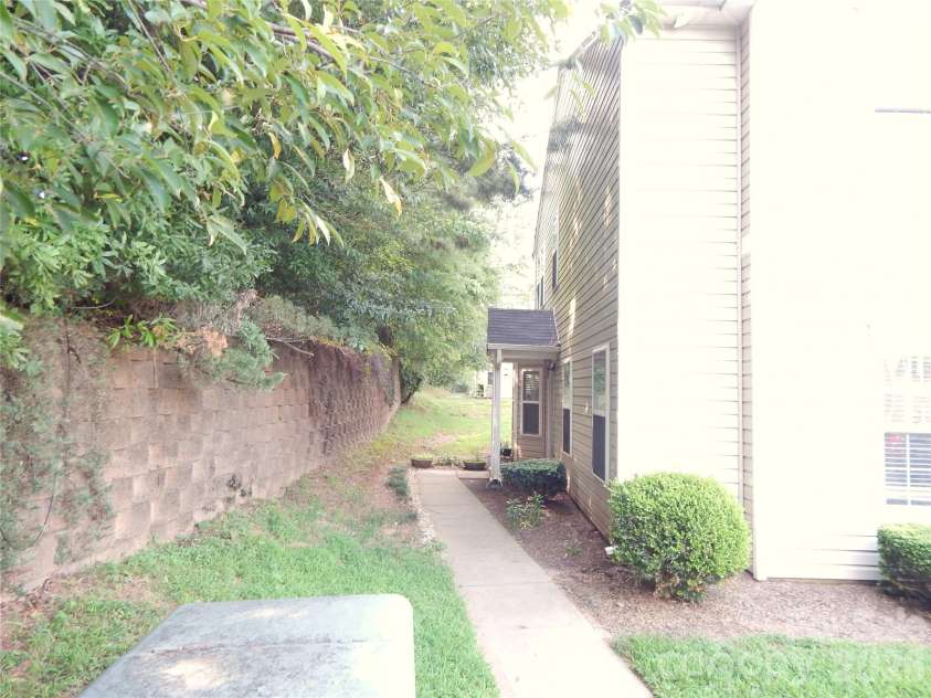 811 & 832 Chevelle Drive, Statesville, NC 28677.  MLS# CAR4415942, YatesRealty ID 45182. 