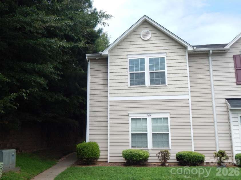 811 & 832 Chevelle Drive, Statesville, NC 28677.  MLS# CAR4415942, YatesRealty ID 45182. 832 Chevelle Front