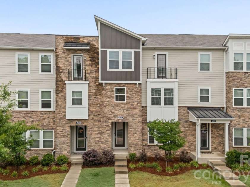 1629 Unison Drive, Charlotte, NC 28262.  MLS# CAR4385597, YatesRealty ID 45183. 