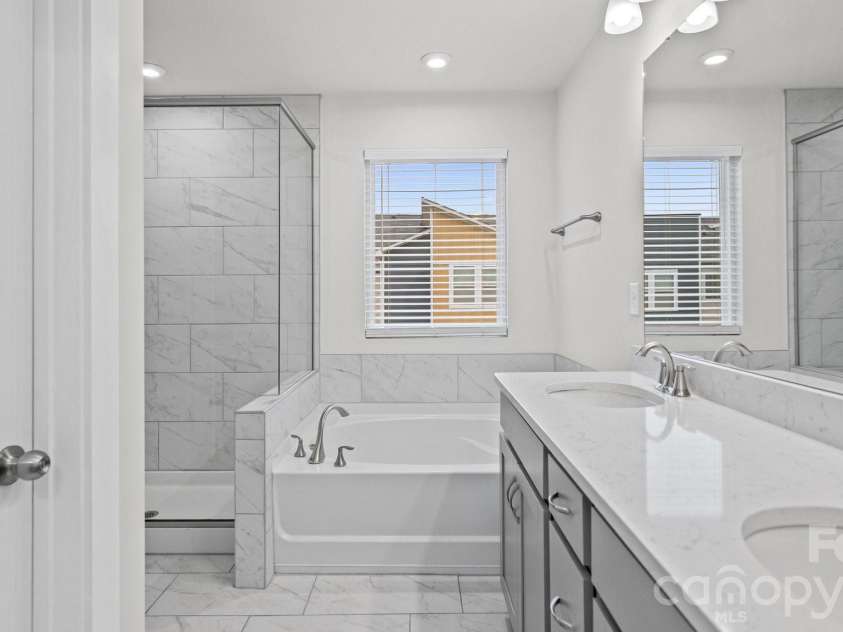 1629 Unison Drive, Charlotte, NC 28262.  MLS# CAR4385597, YatesRealty ID 45183. 