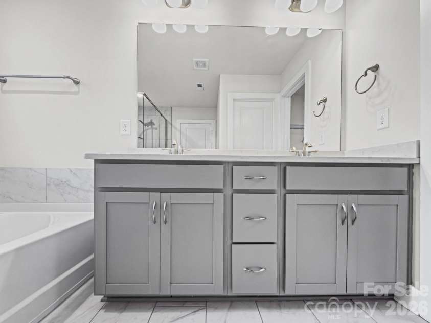 1629 Unison Drive, Charlotte, NC 28262.  MLS# CAR4385597, YatesRealty ID 45183. 