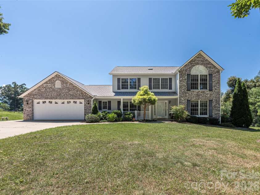 35 Forest Knoll Drive, Weaverville, NC 28787.  MLS# CAR4405776, YatesRealty ID 45187. 