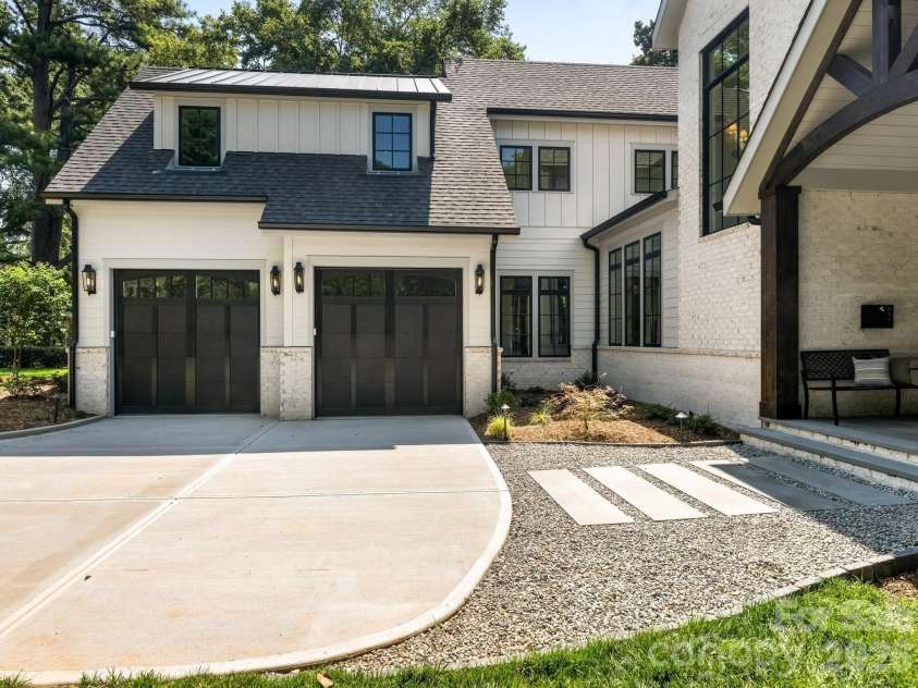 3240 Sunset Drive, Charlotte, NC 28209.  MLS# CAR4396905, YatesRealty ID 45188. 
